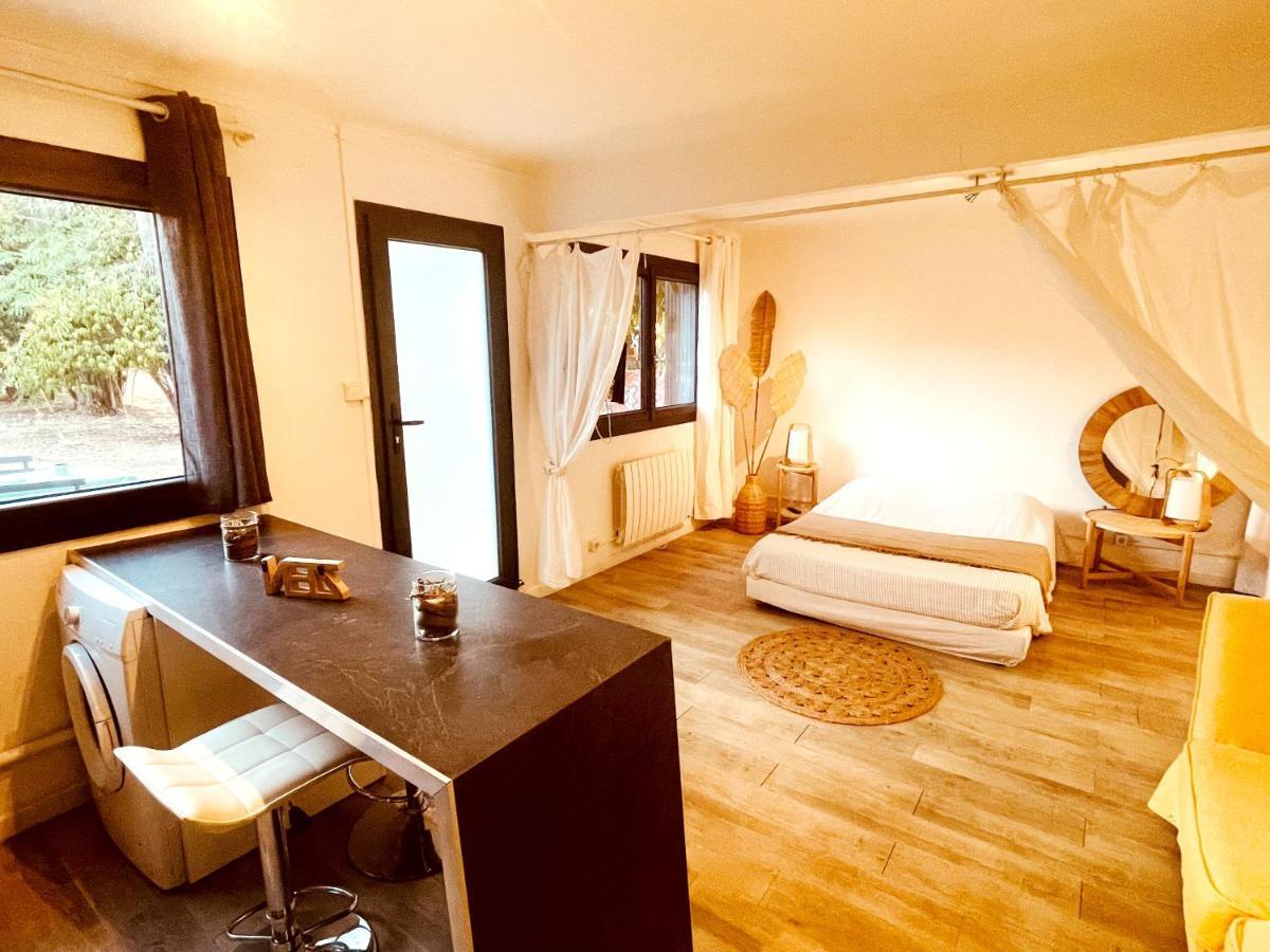 Superbe Appartement Boheme Dans Les Vignes Nîmes Exterior photo