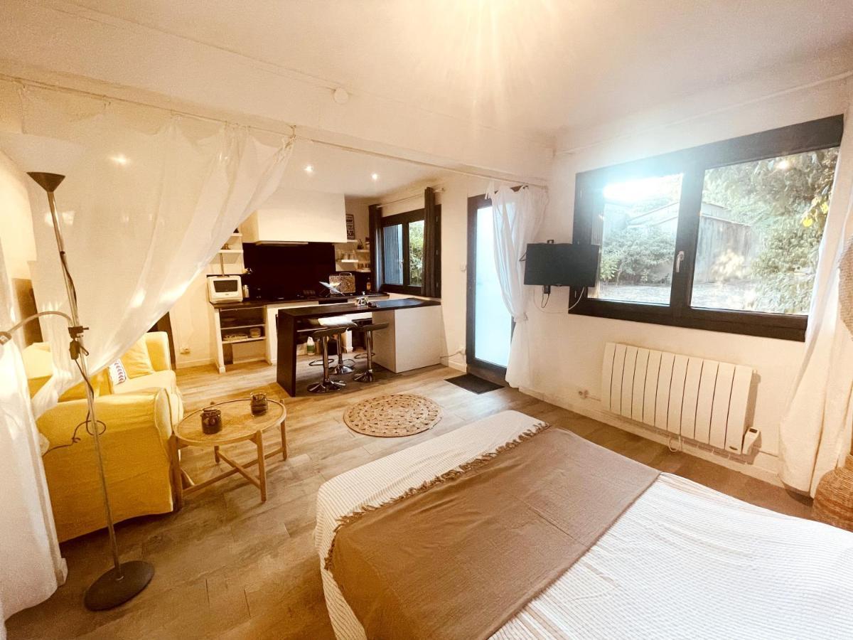 Superbe Appartement Boheme Dans Les Vignes Nîmes Exterior photo