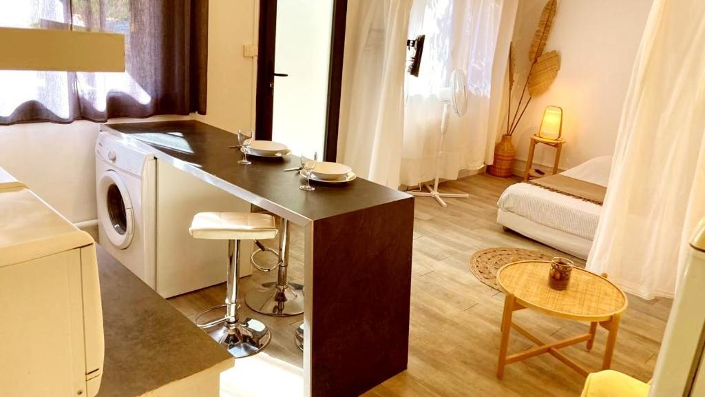 Superbe Appartement Boheme Dans Les Vignes Nîmes Exterior photo
