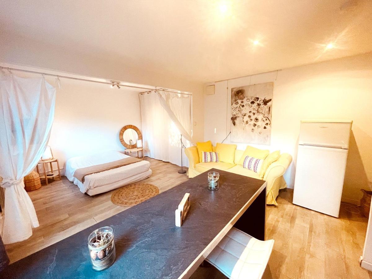 Superbe Appartement Boheme Dans Les Vignes Nîmes Exterior photo